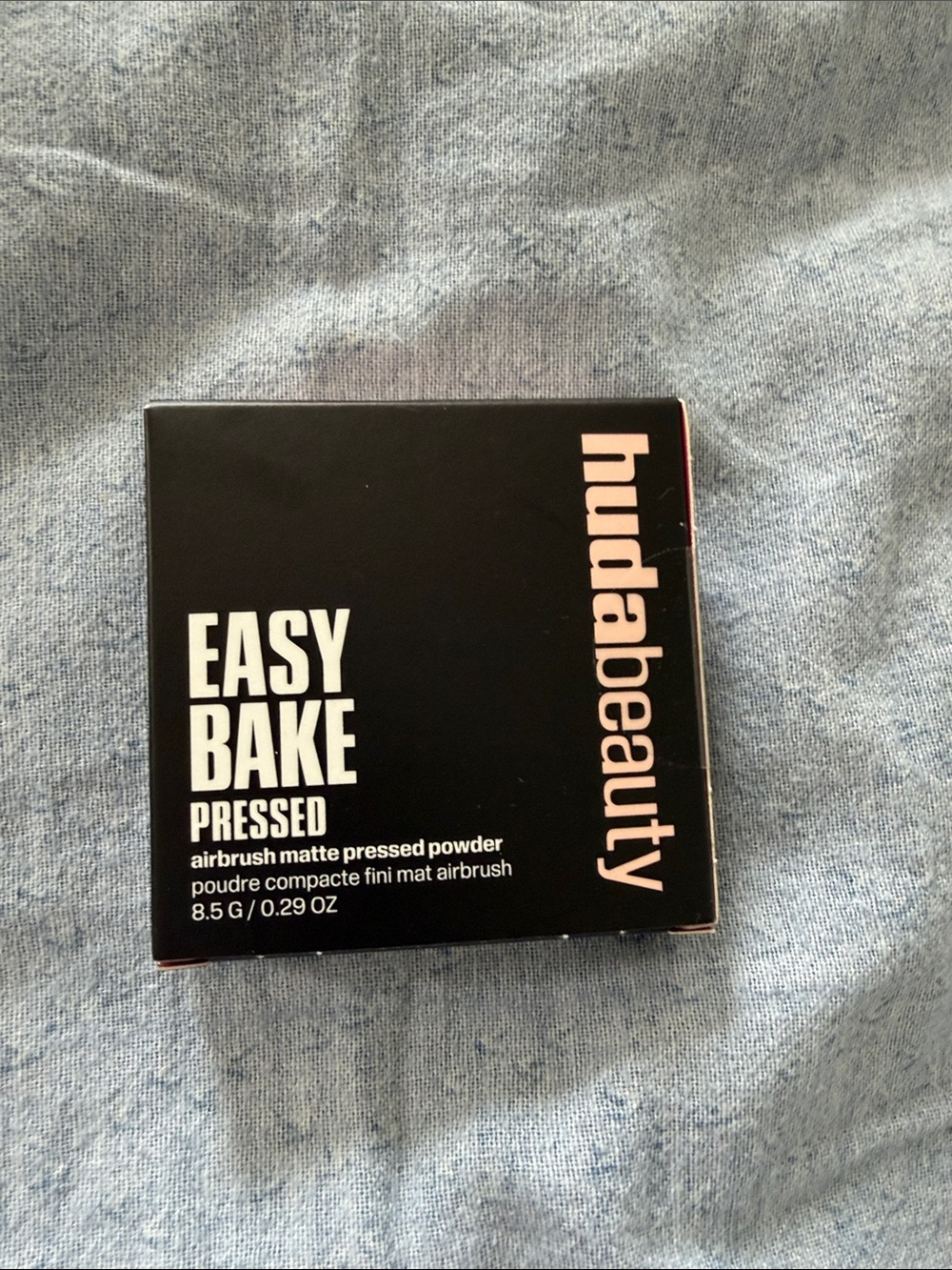 HUDA BEAUTY Easy Bake Pressed Powder - Black & Pink Packaging